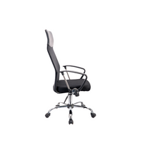 Side view of the Silla Economalla, a modern office chair featuring a high backrest, black cushioned seat, armrests, and a chrome swivel base with five caster wheels.
